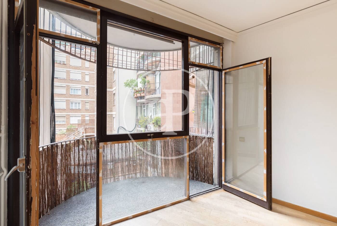 4 bedroom Apartment for sale in Barcelona city - € 990,000 (Ref: 9884795)