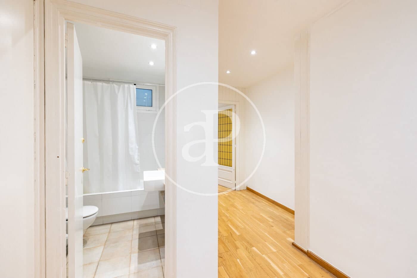 4 bedroom Apartment for sale in Barcelona city - € 990,000 (Ref: 9884795)
