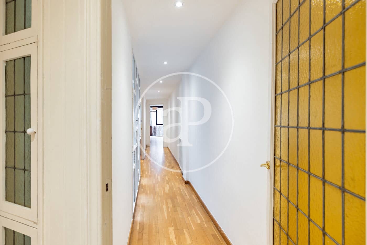 4 bedroom Apartment for sale in Barcelona city - € 990,000 (Ref: 9884795)