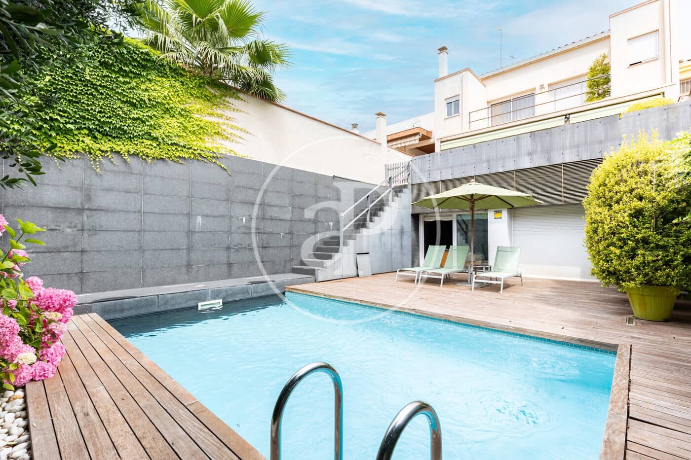 8 chambre Villa/Maison à vendre à Sabadell avec piscine - 800 000 € (Ref: 9884796)