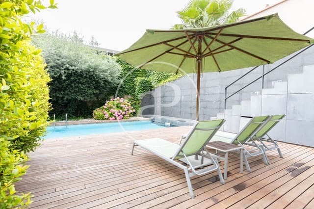 8 sypialnia Willa na sprzedaż w Sabadell z basenem - 800 000 € (Ref: 9884796)