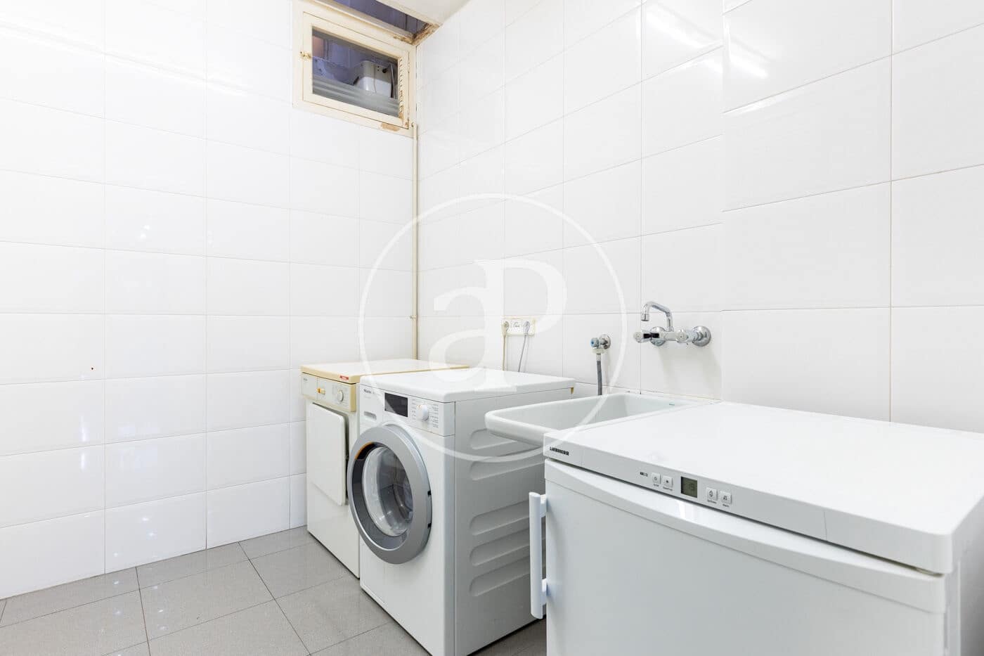 8 chambre Villa/Maison à vendre à Sabadell avec piscine - 800 000 € (Ref: 9884796)