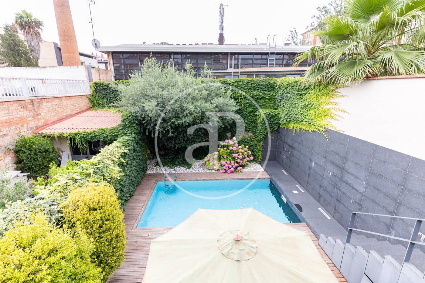 8 chambre Villa/Maison à vendre à Sabadell avec piscine - 800 000 € (Ref: 9884796)