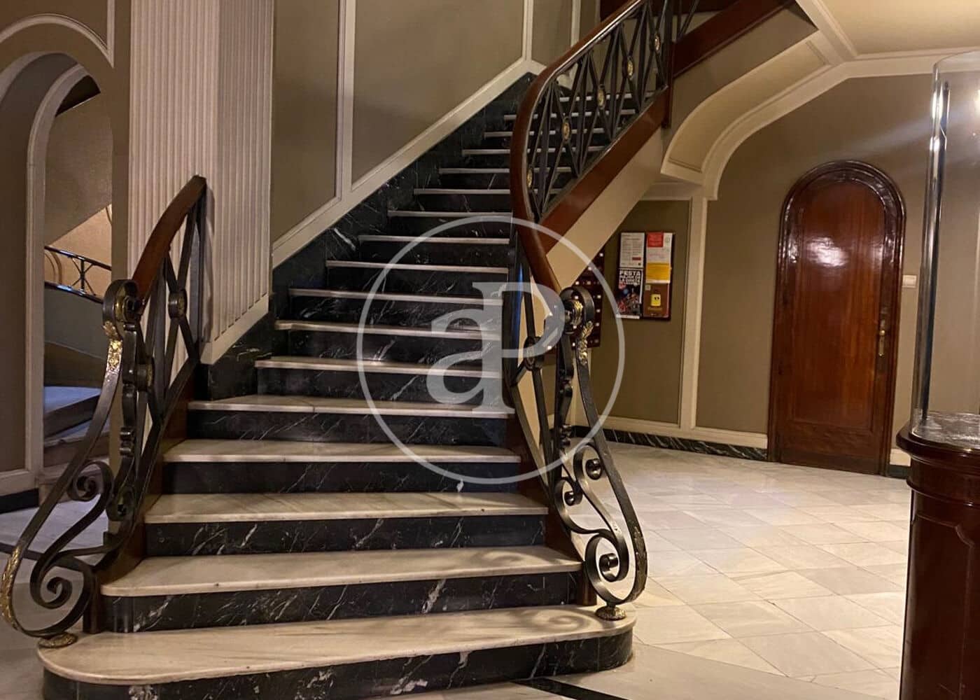 3 bedroom Apartment for sale in Barcelona city - € 850,000 (Ref: 9890366)
