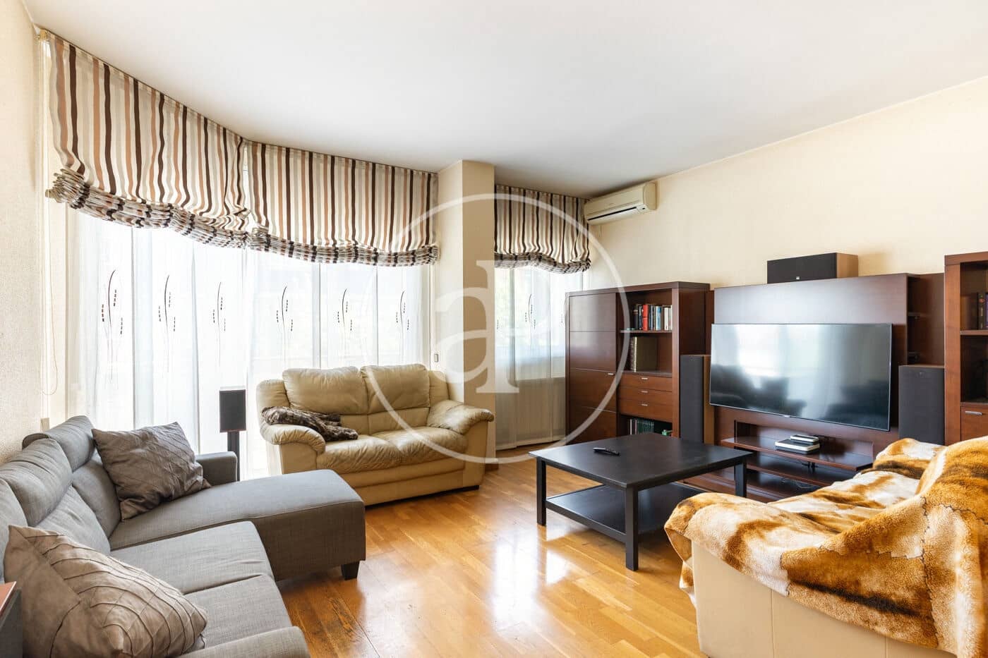 3 bedroom Apartment for sale in Cerdanyola del Valles - € 410,000 (Ref: 9892358)