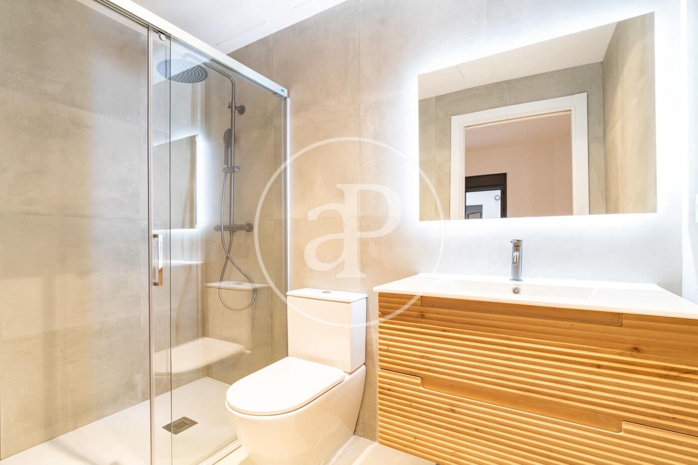 2 quarto Apartamento para arrendar em Barcelona cidade com garagem - 2 400 € (Ref: 9892360)