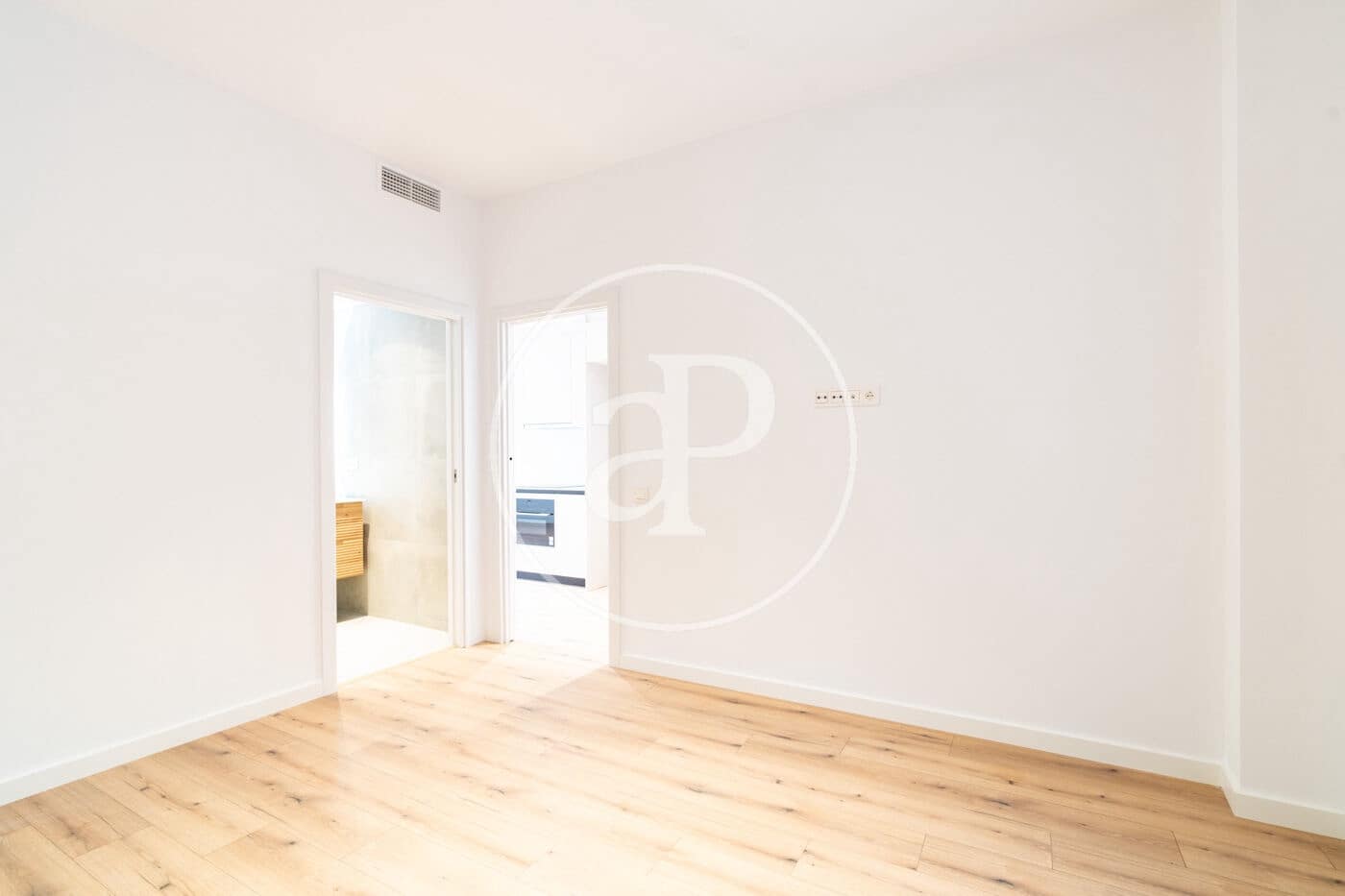 2 quarto Apartamento para arrendar em Barcelona cidade com garagem - 2 400 € (Ref: 9892360)