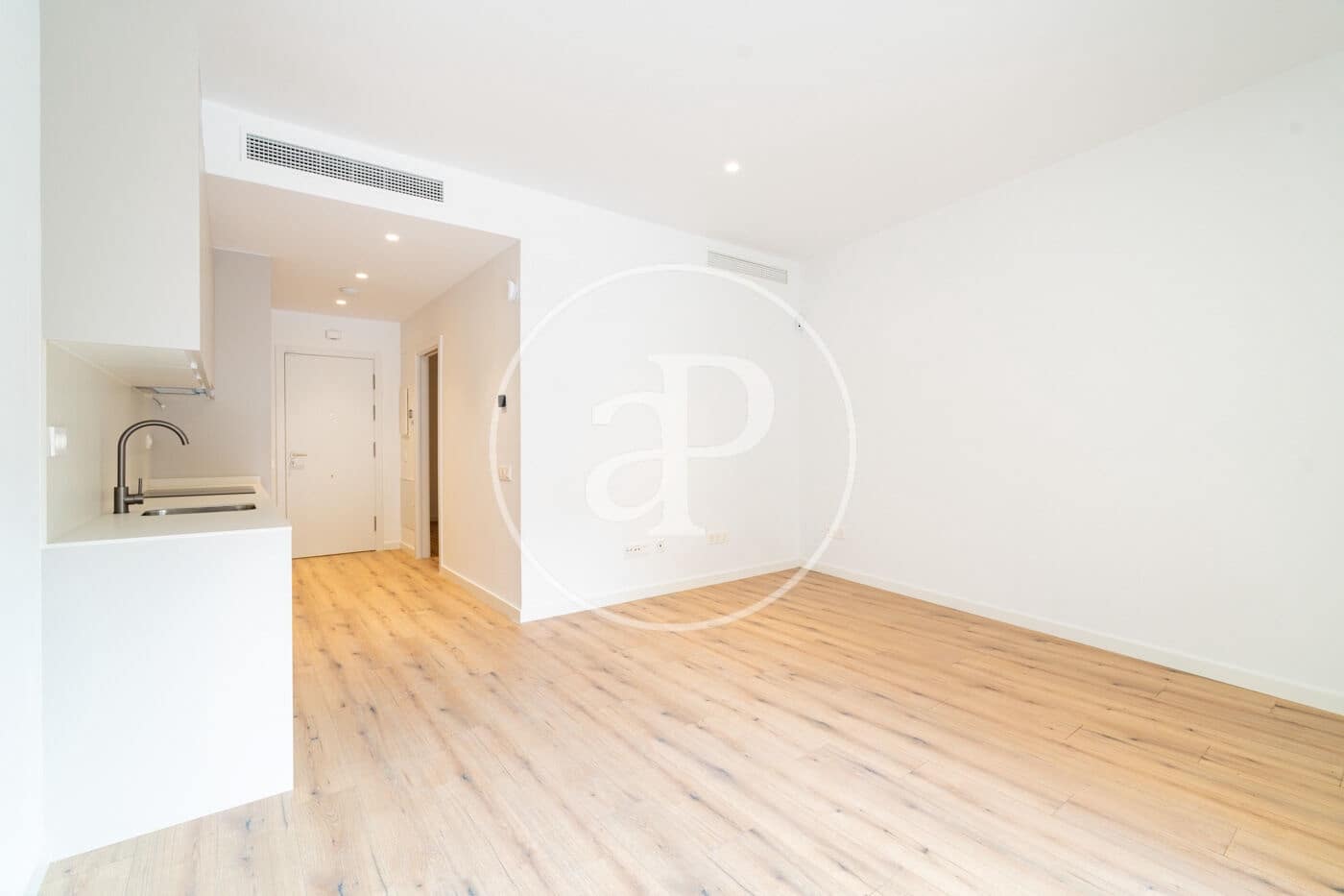 2 quarto Apartamento para arrendar em Barcelona cidade com garagem - 2 400 € (Ref: 9892360)