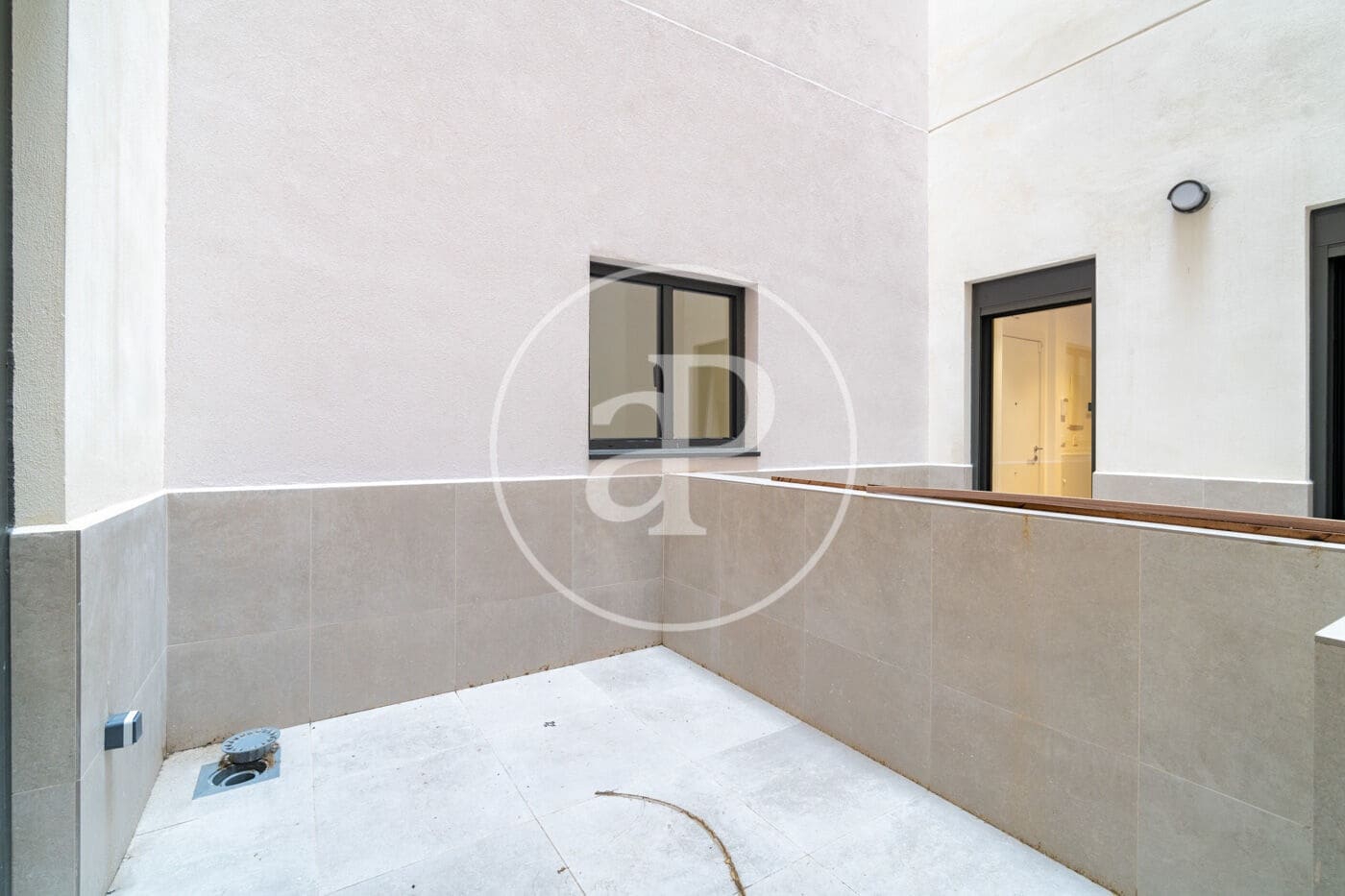 2 quarto Apartamento para arrendar em Barcelona cidade com garagem - 2 400 € (Ref: 9892360)