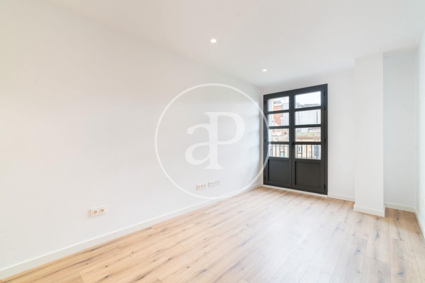 Appartement de 2 chambres à louer à Barcelone ville avec garage - 2 200 € (Ref: 9892361)