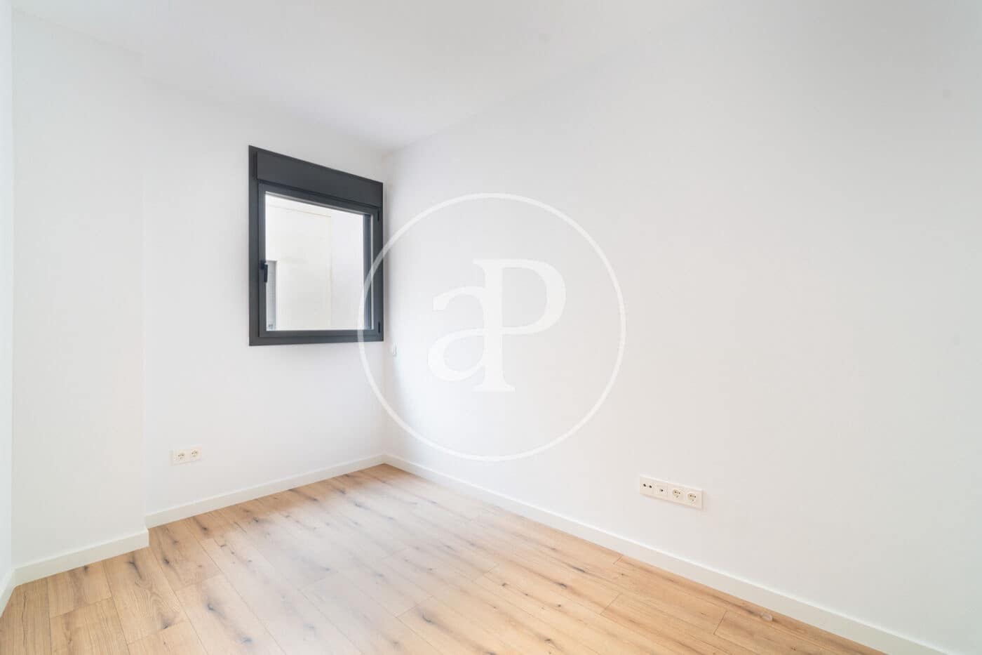 Appartement de 2 chambres à louer à Barcelone ville avec garage - 2 200 € (Ref: 9892361)