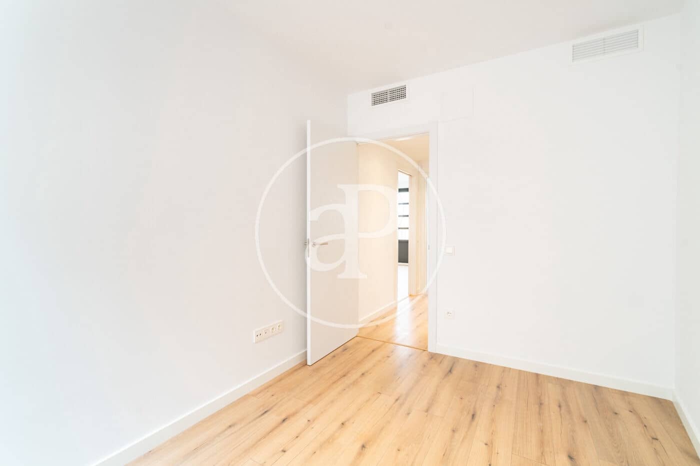 Appartement de 2 chambres à louer à Barcelone ville avec garage - 2 200 € (Ref: 9892361)