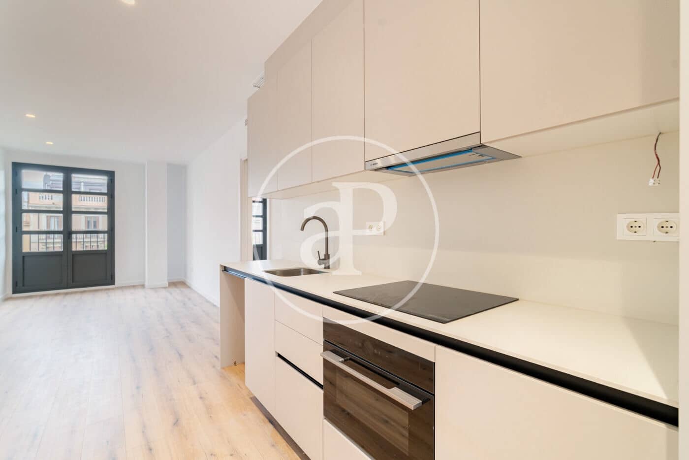 Appartement de 2 chambres à louer à Barcelone ville avec garage - 2 200 € (Ref: 9892361)