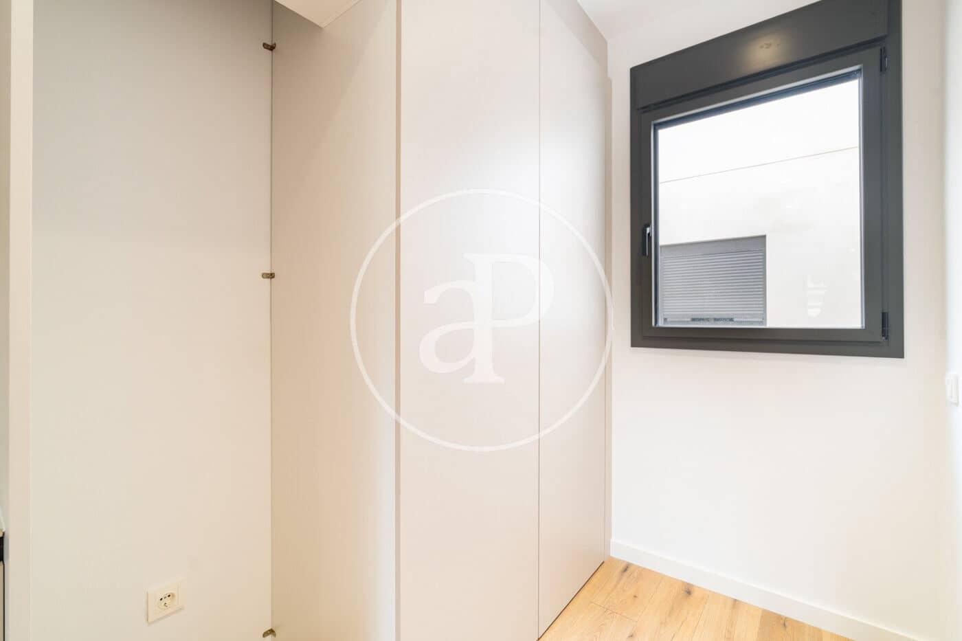 Appartement de 2 chambres à louer à Barcelone ville avec garage - 2 200 € (Ref: 9892361)