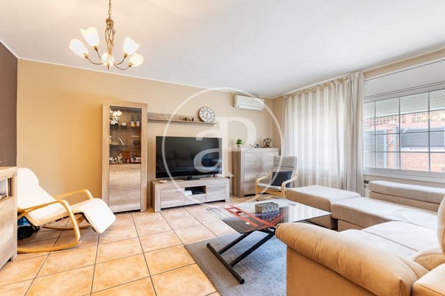 5 soverom Villa til salgs i Terrassa med svømmebasseng - € 565 000 (Ref: 9892363)