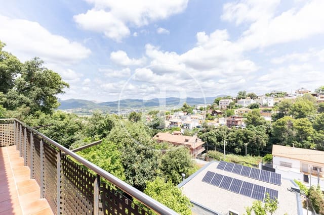 5 soverom Villa til salgs i Terrassa med svømmebasseng - € 565 000 (Ref: 9892363)