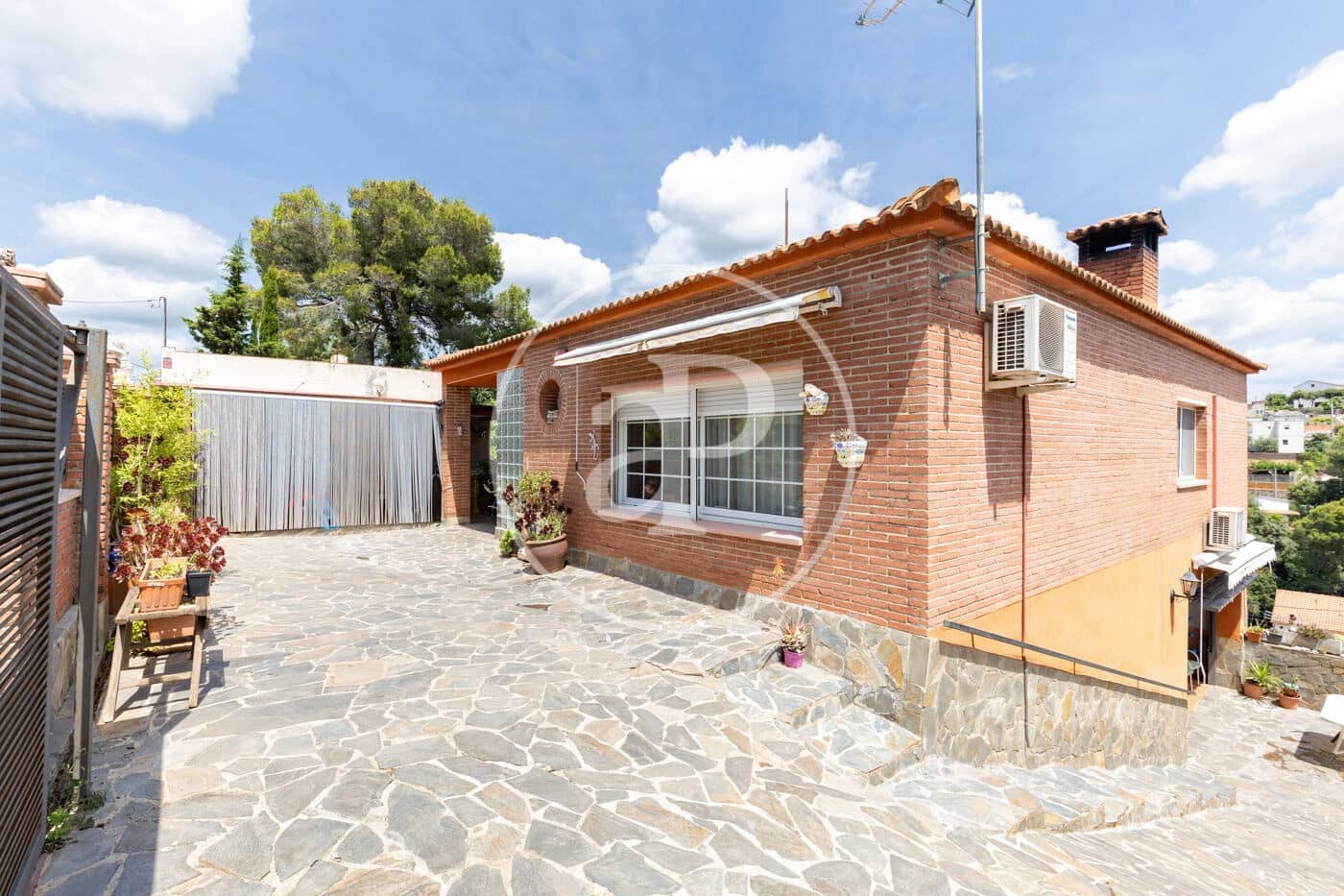 5 soverom Villa til salgs i Terrassa med svømmebasseng - € 565 000 (Ref: 9892363)