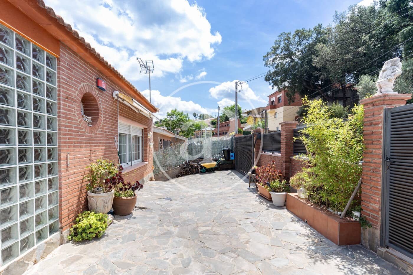 5 soverom Villa til salgs i Terrassa med svømmebasseng - € 565 000 (Ref: 9892363)