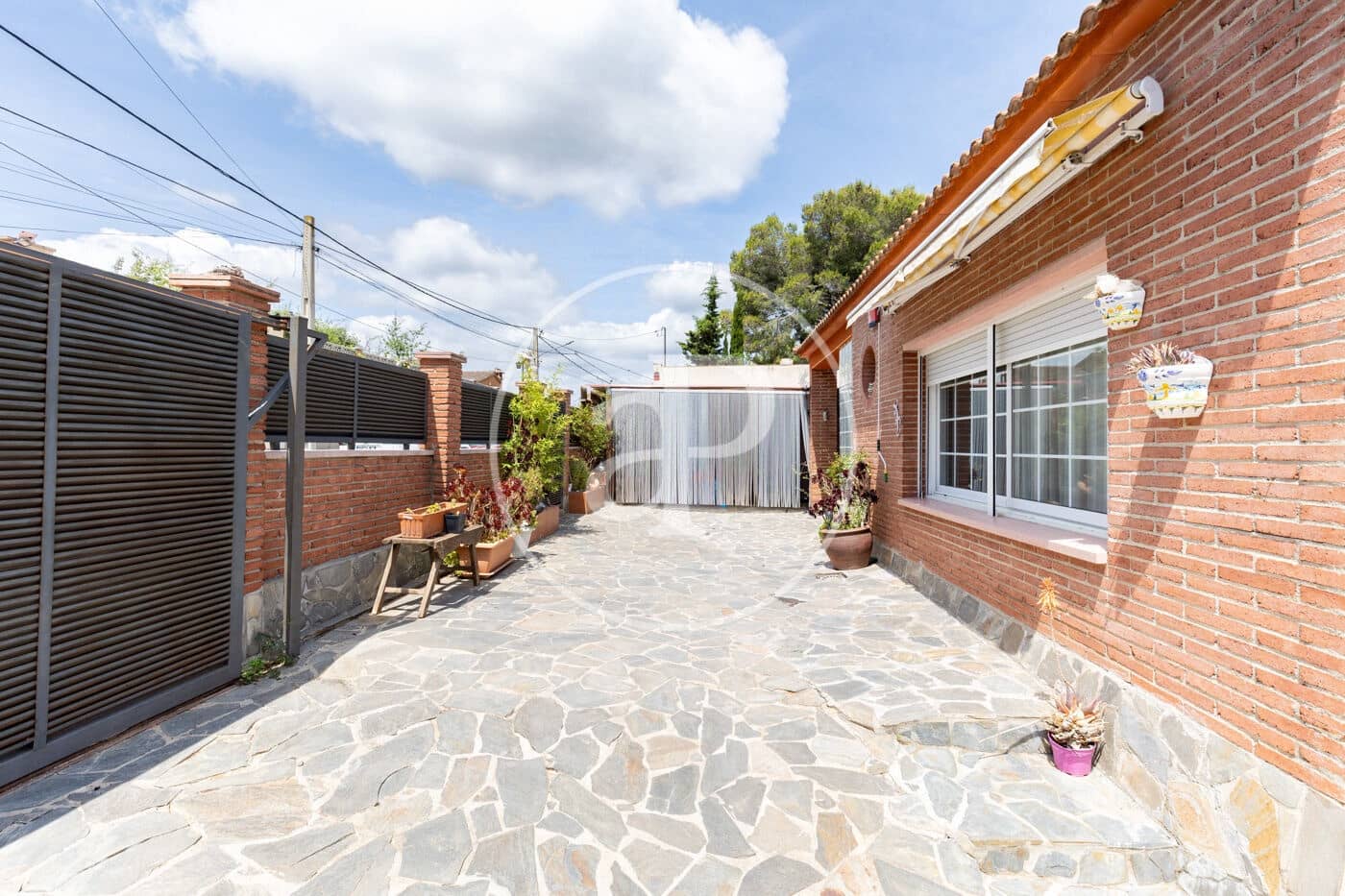 5 soverom Villa til salgs i Terrassa med svømmebasseng - € 565 000 (Ref: 9892363)