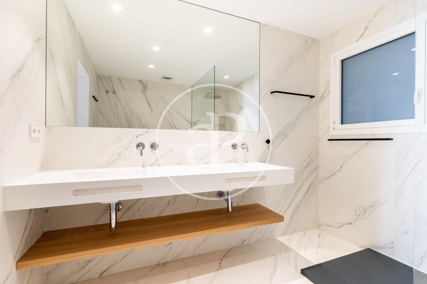 4 quarto Apartamento para arrendar em Barcelona cidade com garagem - 7 700 € (Ref: 9894455)