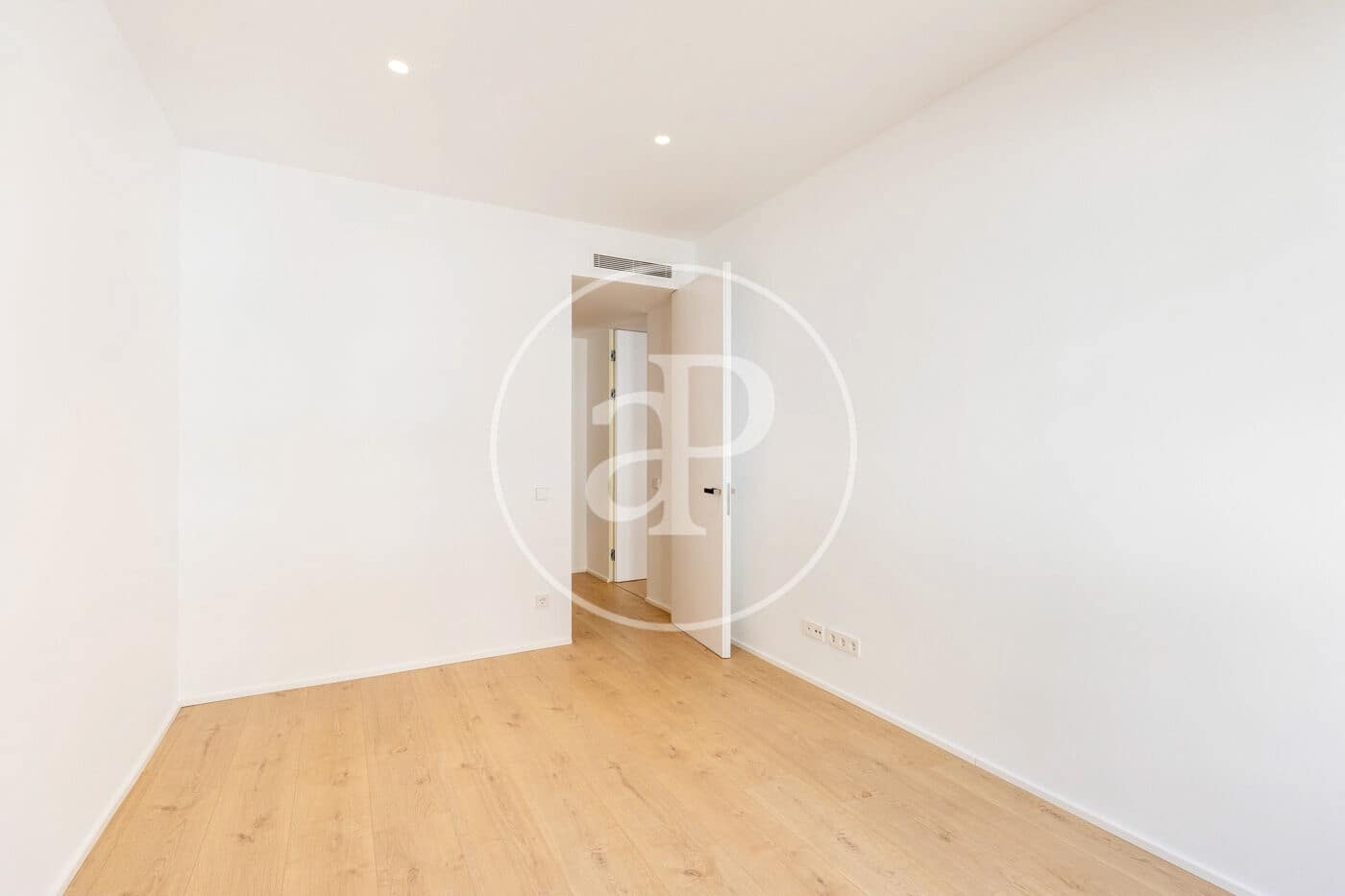 4 quarto Apartamento para arrendar em Barcelona cidade com garagem - 7 700 € (Ref: 9894455)