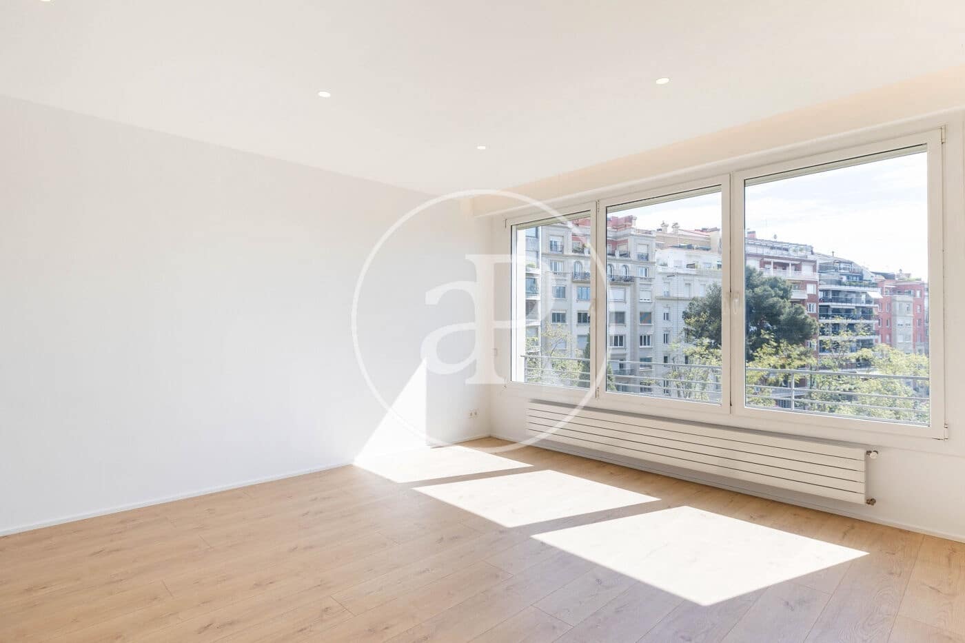 4 quarto Apartamento para arrendar em Barcelona cidade com garagem - 7 700 € (Ref: 9894455)