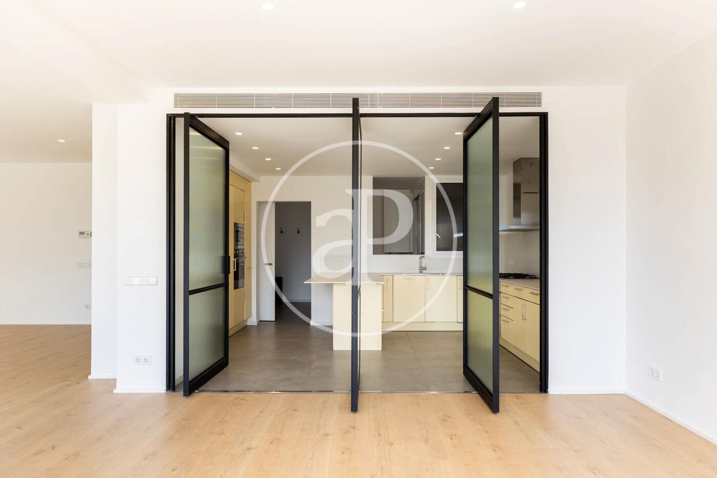 4 quarto Apartamento para arrendar em Barcelona cidade com garagem - 7 700 € (Ref: 9894455)