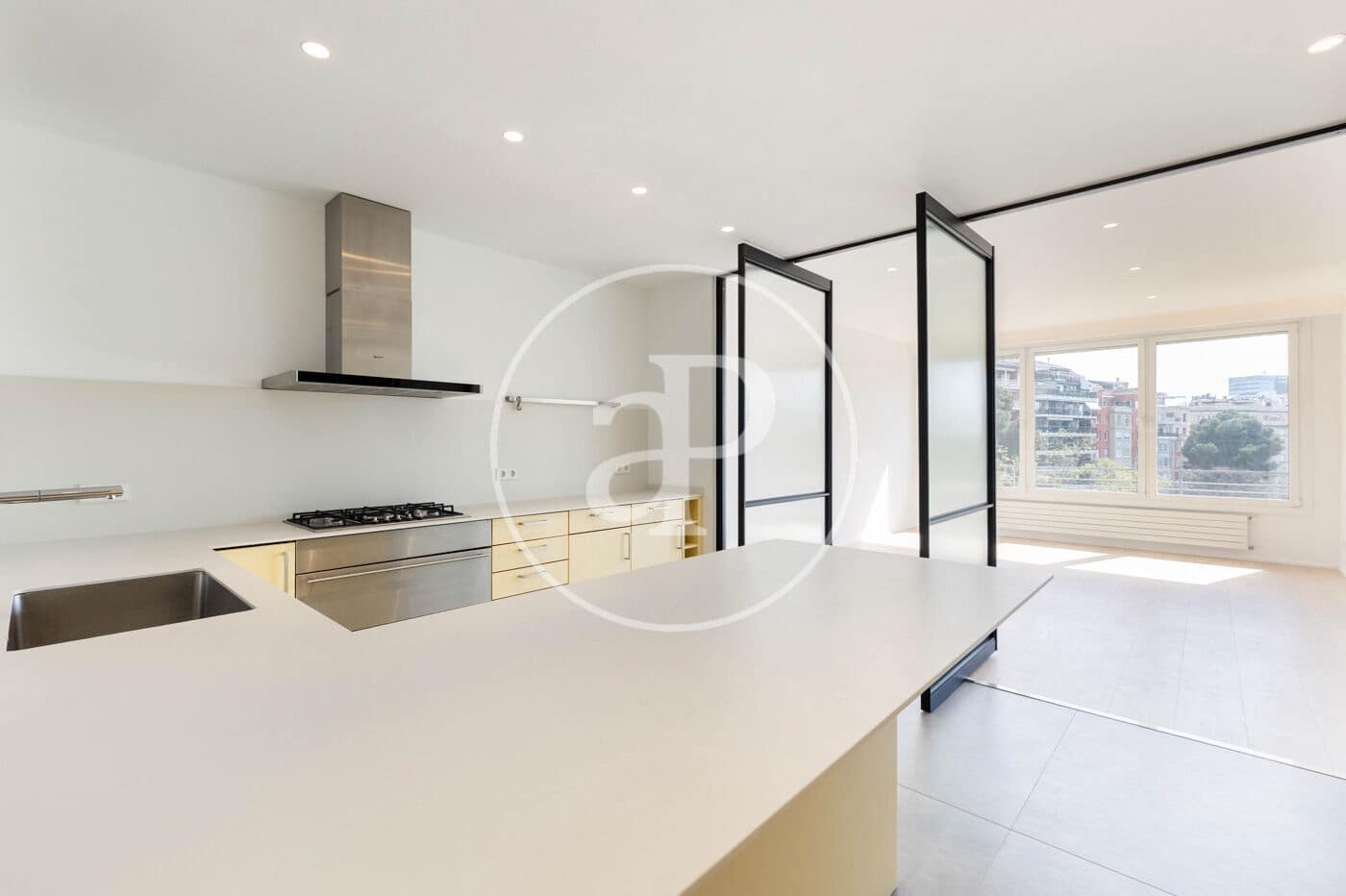 4 quarto Apartamento para arrendar em Barcelona cidade com garagem - 7 700 € (Ref: 9894455)