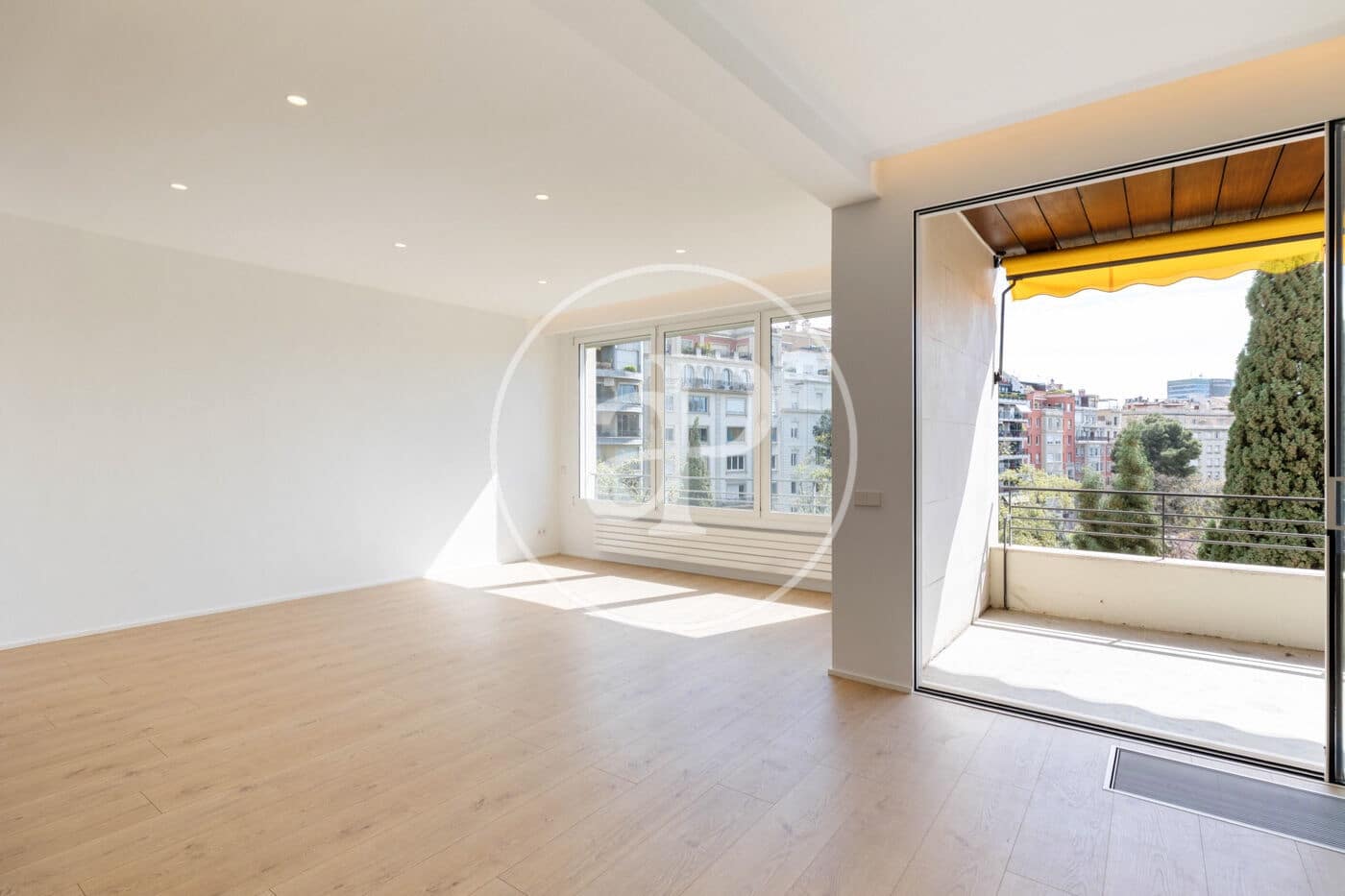 4 quarto Apartamento para arrendar em Barcelona cidade com garagem - 7 700 € (Ref: 9894455)