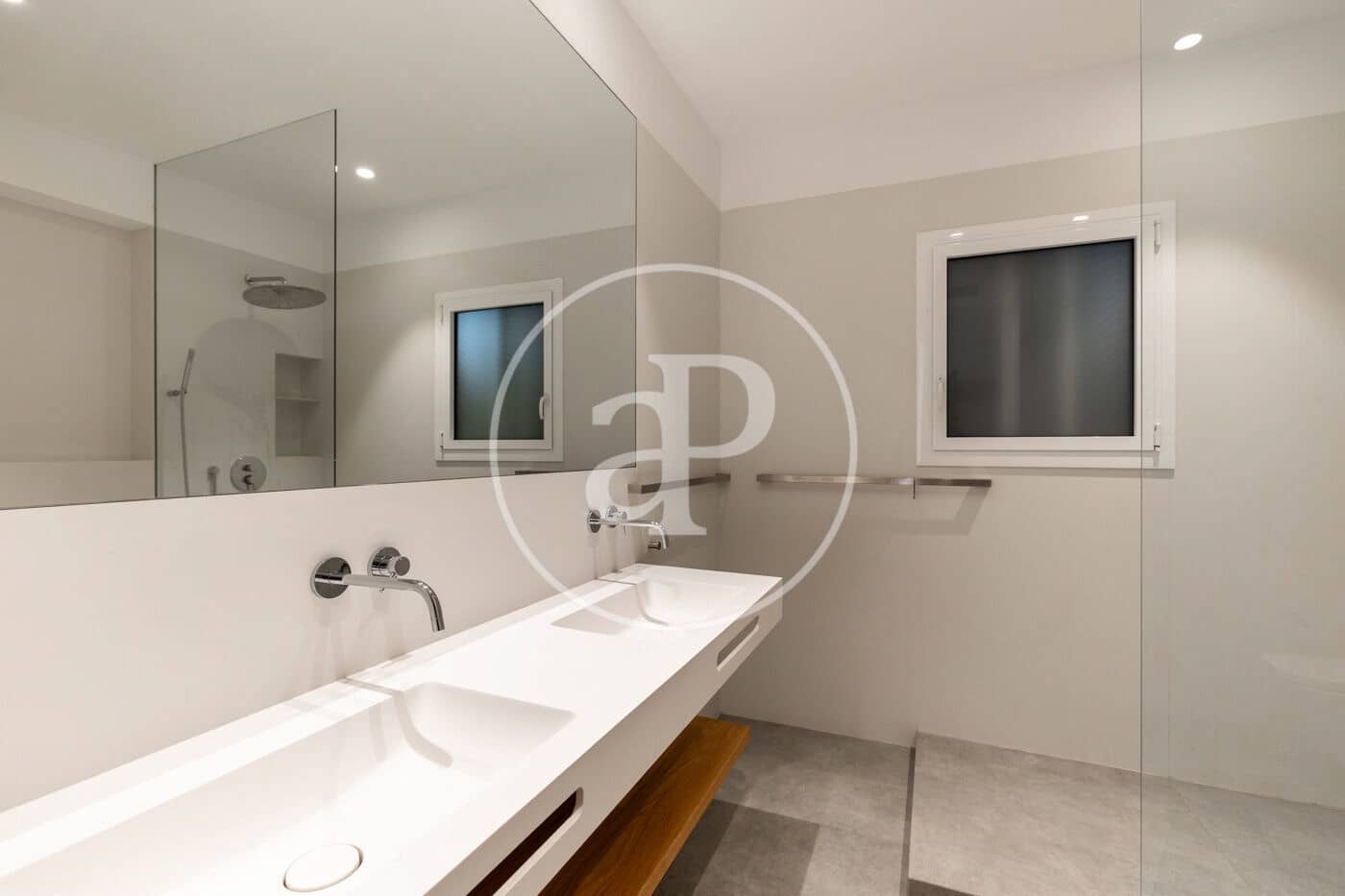 4 quarto Apartamento para arrendar em Barcelona cidade com garagem - 7 700 € (Ref: 9894455)