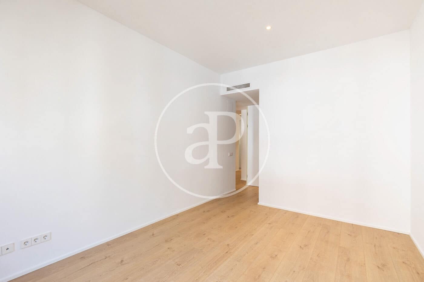 4 quarto Apartamento para arrendar em Barcelona cidade com garagem - 7 700 € (Ref: 9894455)