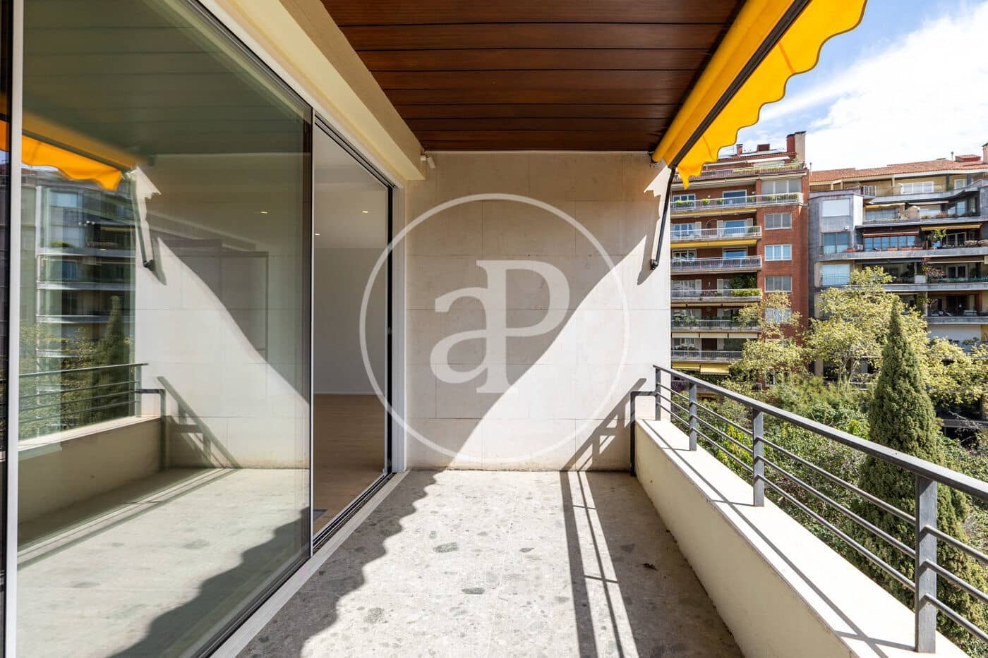4 quarto Apartamento para arrendar em Barcelona cidade com garagem - 7 700 € (Ref: 9894455)
