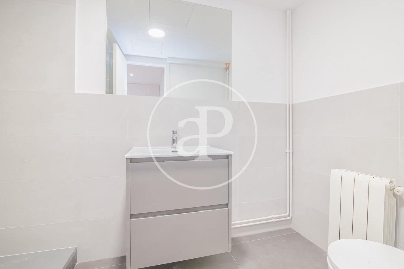 Apartamento de 5 habitaciones en Barcelona ciudad en alquiler con garaje - 5.713 € (Ref: 9896830)