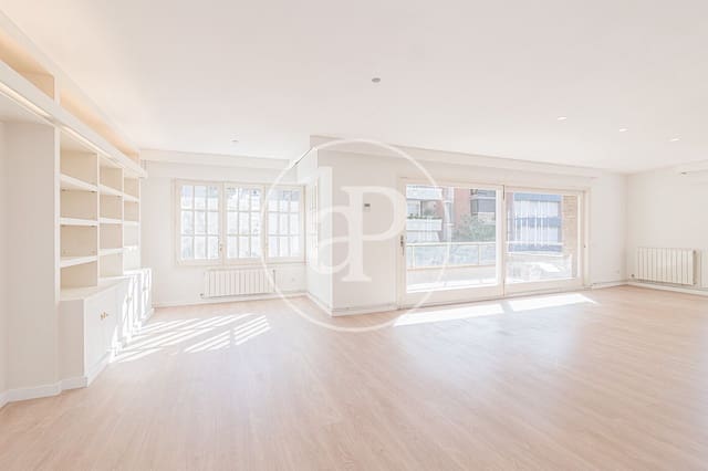 5 sovrum Lägenhet att hyra i Les Tres Torres, Barcelona stad - 5 713 € (Ref: 9896830)