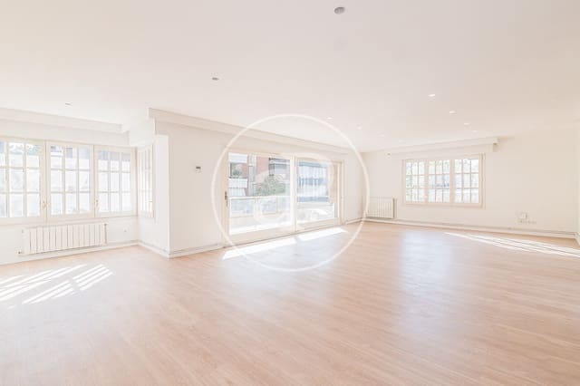 5 sovrum Lägenhet att hyra i Les Tres Torres, Barcelona stad - 5 713 € (Ref: 9896830)