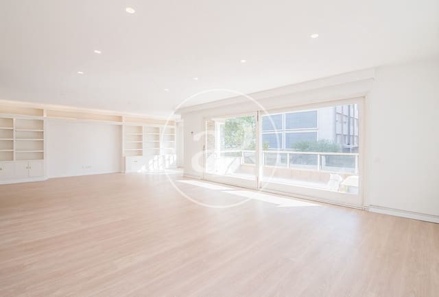 5 sovrum Lägenhet att hyra i Les Tres Torres, Barcelona stad - 5 713 € (Ref: 9896830)