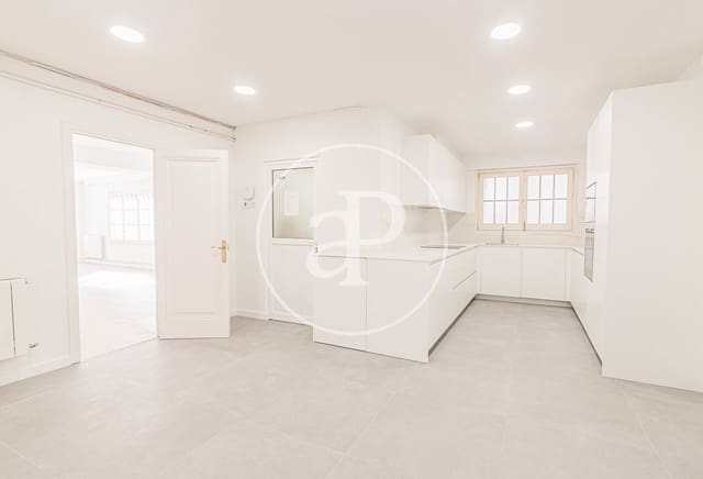 5 sovrum Lägenhet att hyra i Les Tres Torres, Barcelona stad - 5 713 € (Ref: 9896830)
