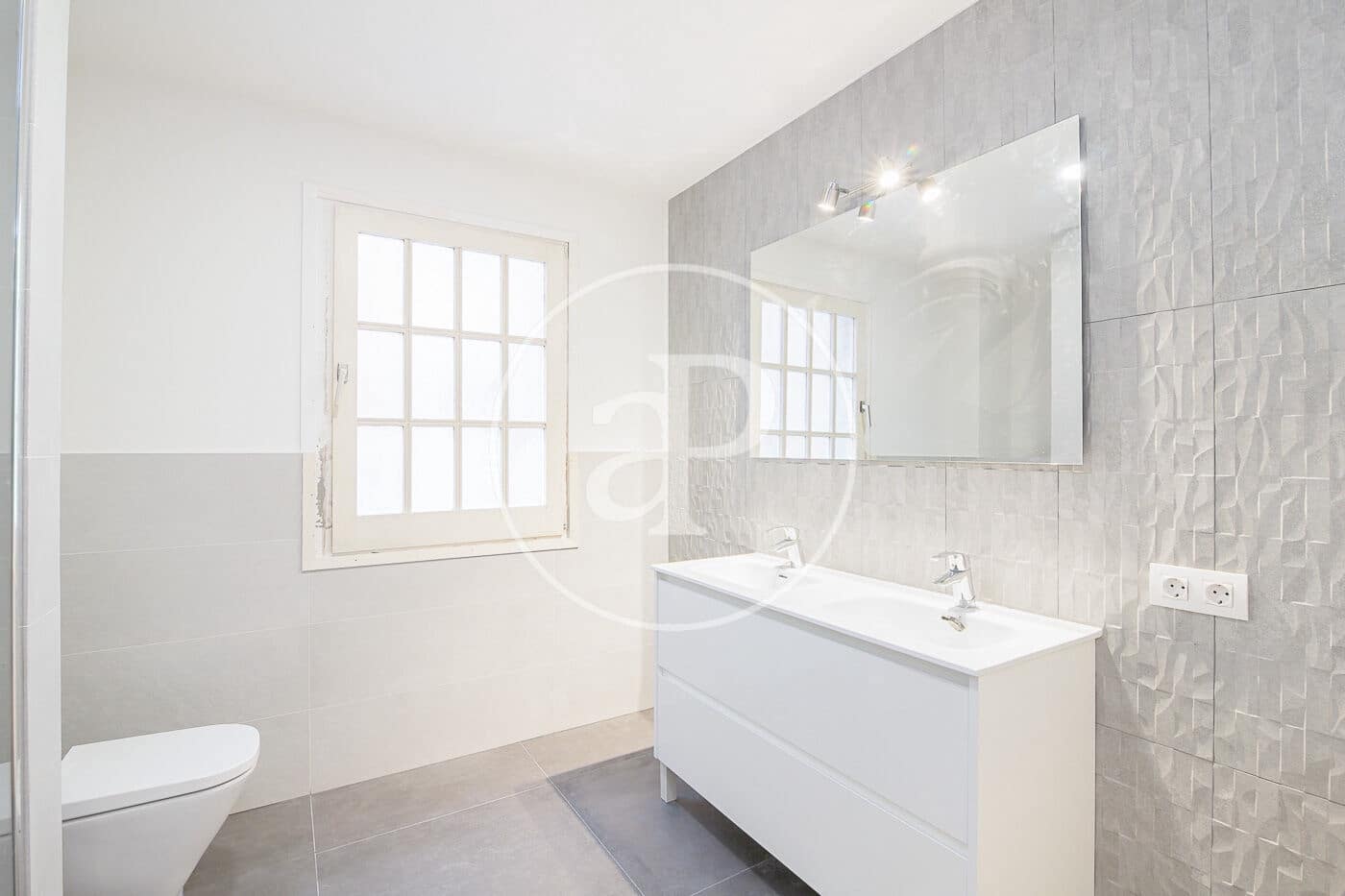 Apartamento de 5 habitaciones en Barcelona ciudad en alquiler con garaje - 5.713 € (Ref: 9896830)