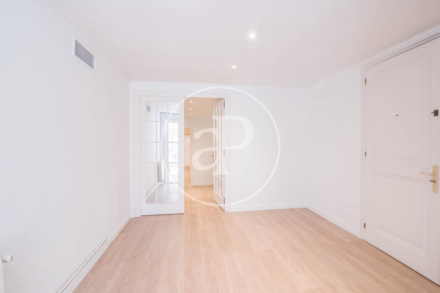 Apartamento de 5 habitaciones en Barcelona ciudad en alquiler con garaje - 5.713 € (Ref: 9896830)