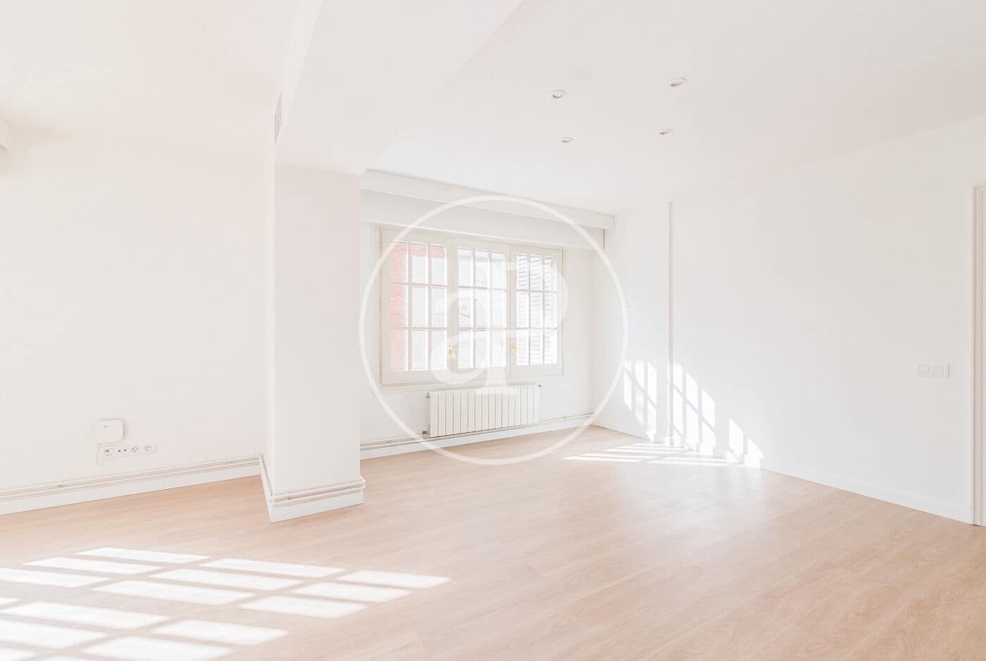Apartamento de 5 habitaciones en Barcelona ciudad en alquiler con garaje - 5.713 € (Ref: 9896830)