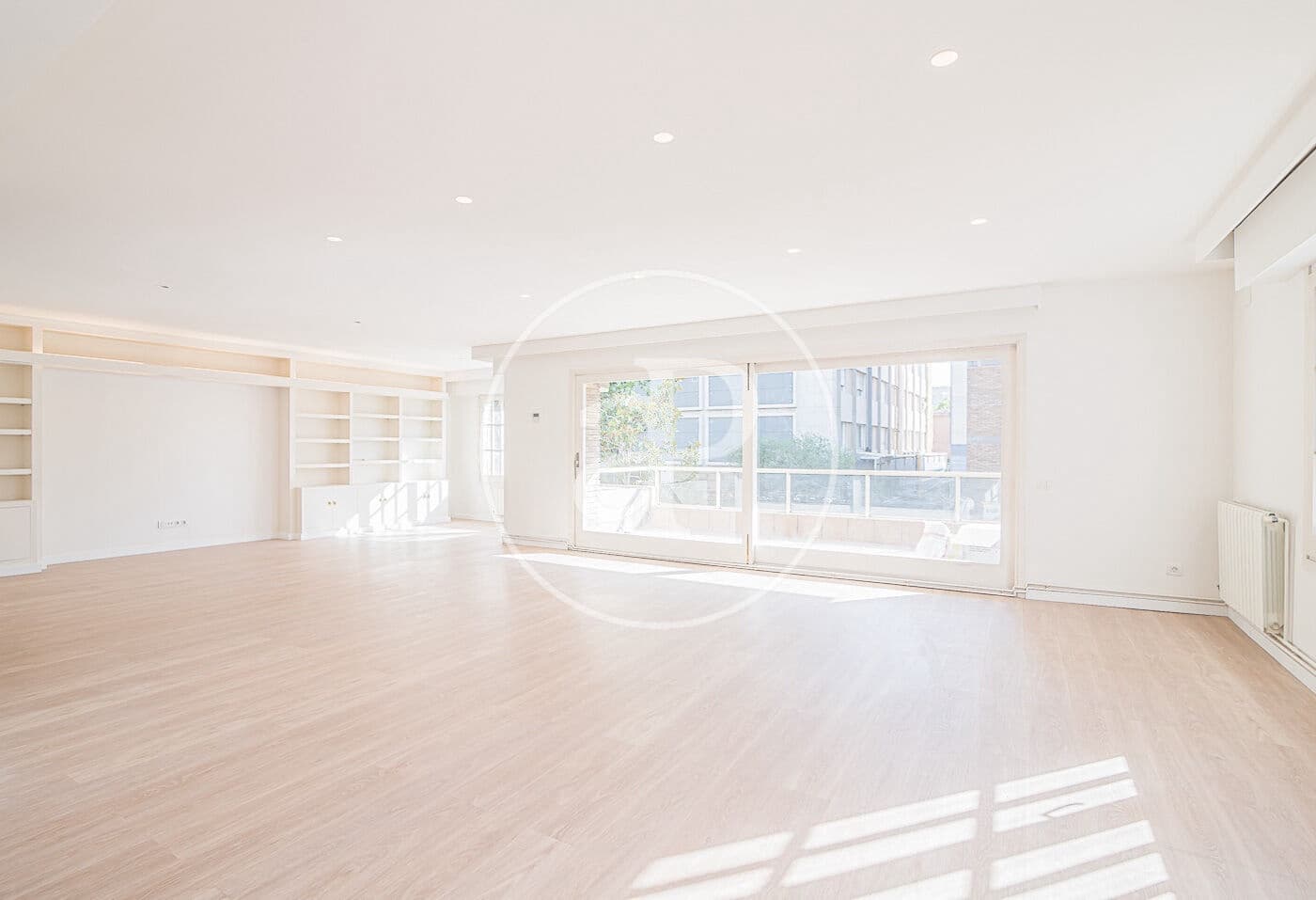Apartamento de 5 habitaciones en Barcelona ciudad en alquiler con garaje - 5.713 € (Ref: 9896830)