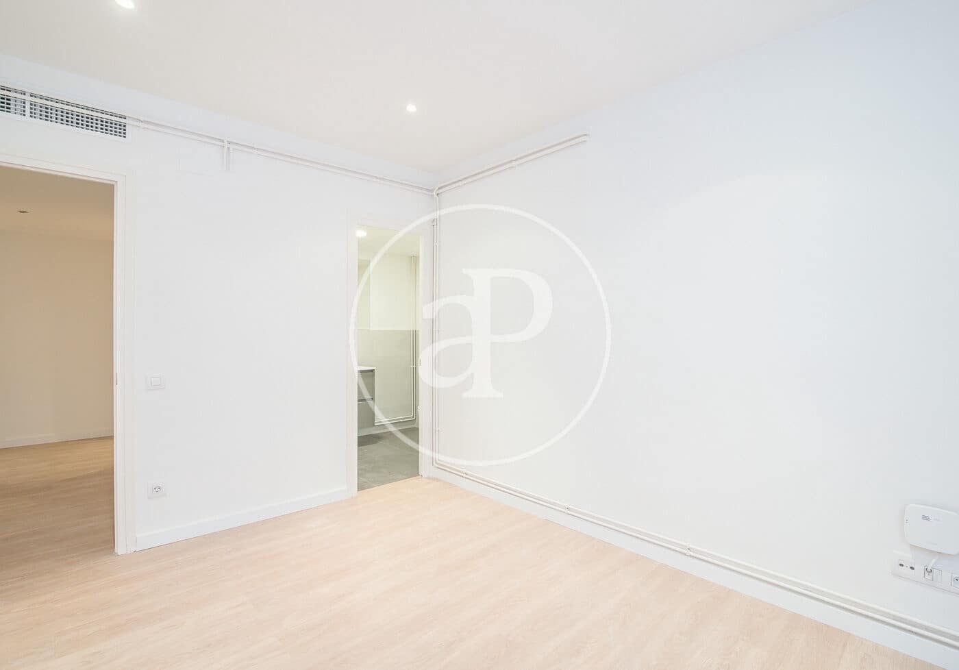 Apartamento de 5 habitaciones en Barcelona ciudad en alquiler con garaje - 5.713 € (Ref: 9896830)