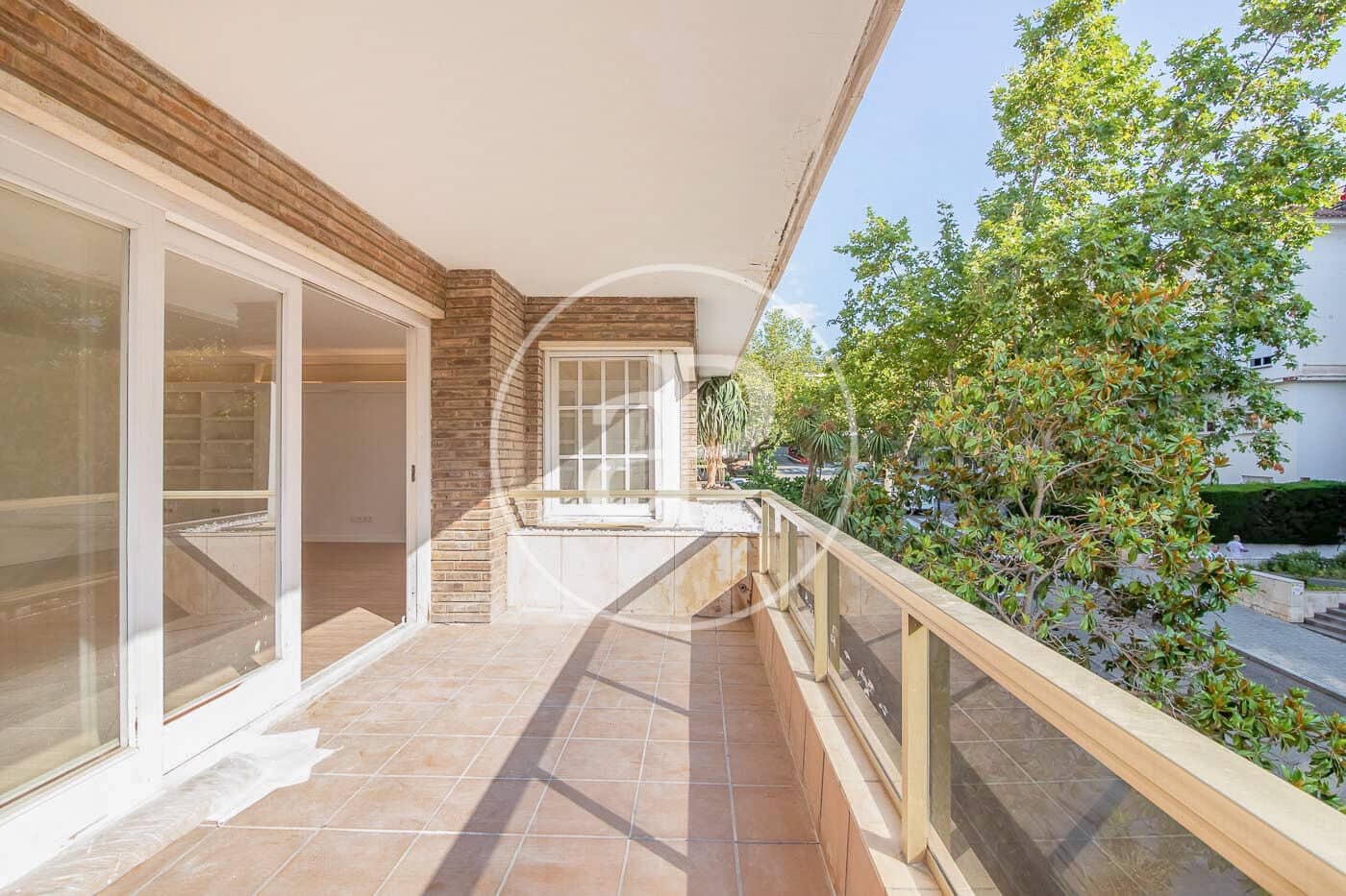 Apartamento de 5 habitaciones en Barcelona ciudad en alquiler con garaje - 5.713 € (Ref: 9896830)