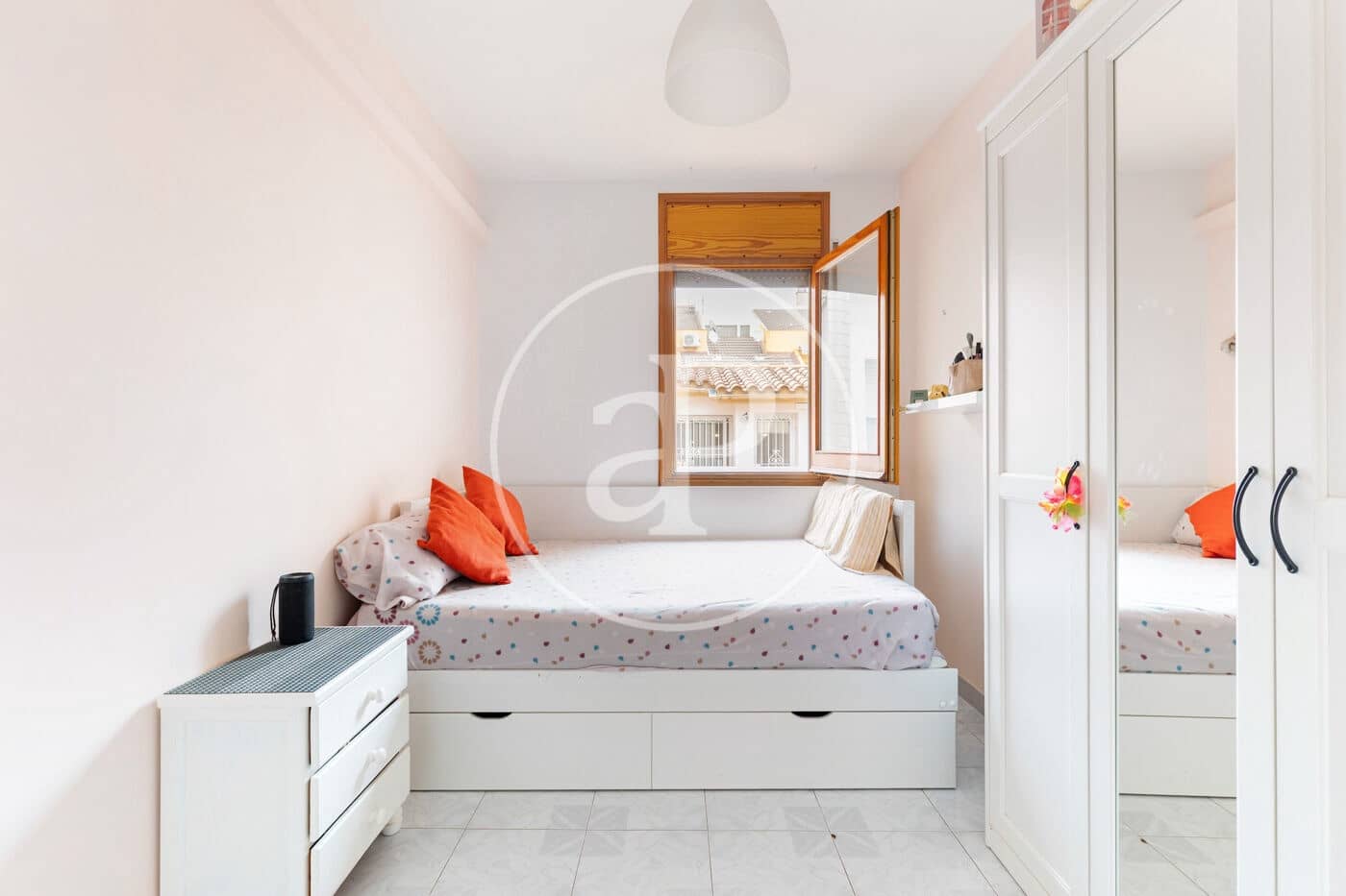 Chalet de 3 habitaciones en Sant Cugat del Vallès en venta - 620.000 € (Ref: 9896832)