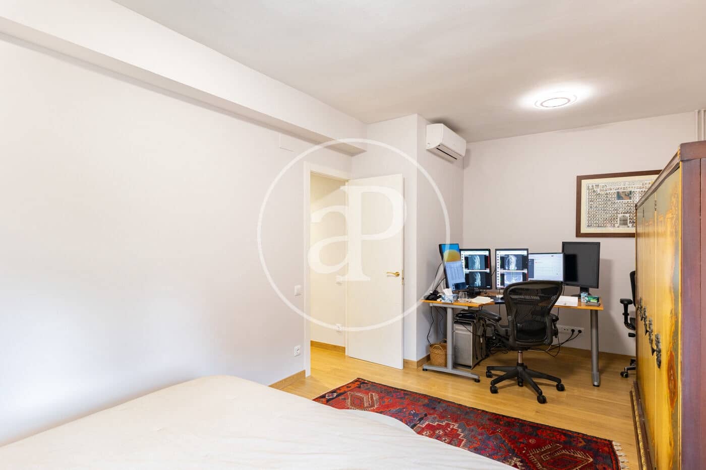 4 bedroom Apartment for sale in Barcelona city - € 820,000 (Ref: 9896833)