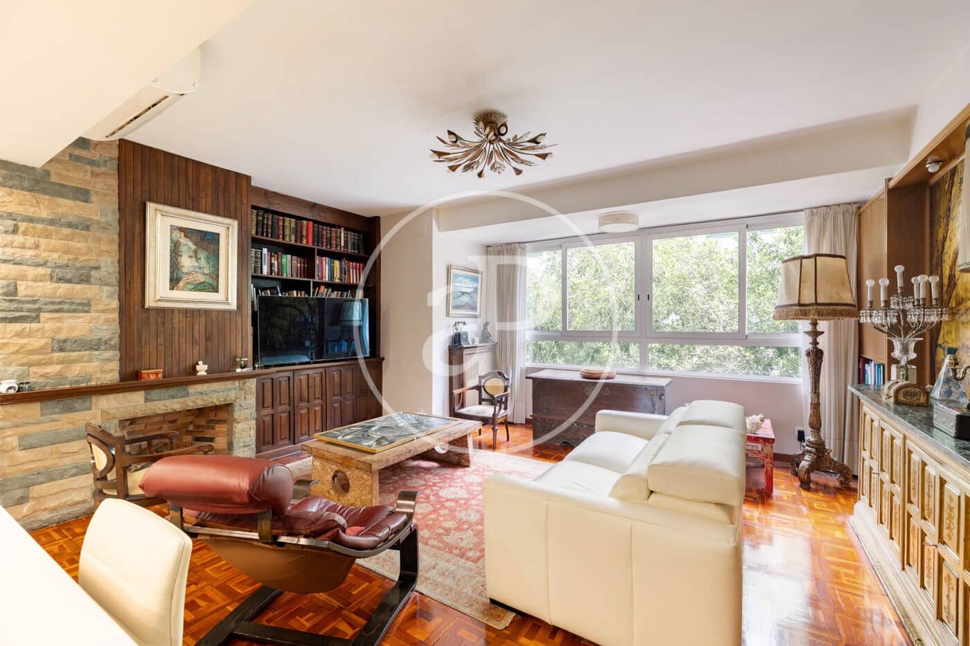 4 bedroom Apartment for sale in Barcelona city - € 820,000 (Ref: 9896833)