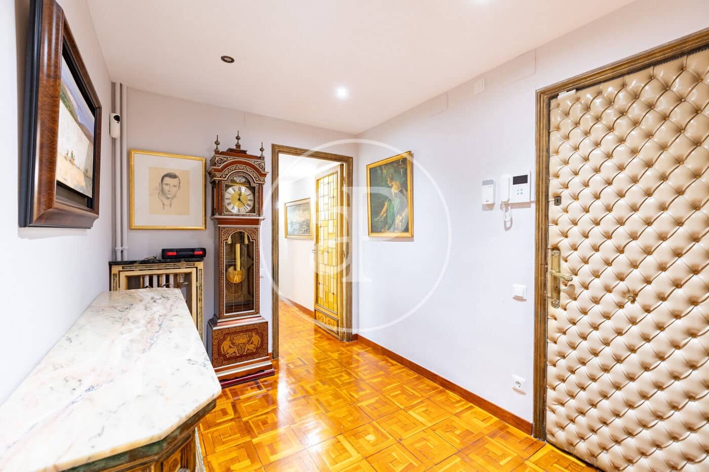 4 bedroom Apartment for sale in Barcelona city - € 820,000 (Ref: 9896833)