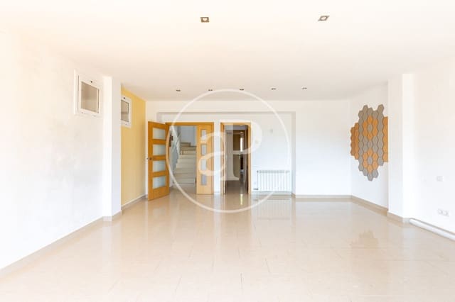 Chalet de 5 habitaciones en Matadepera en venta con piscina - 745.000 € (Ref: 9899649)