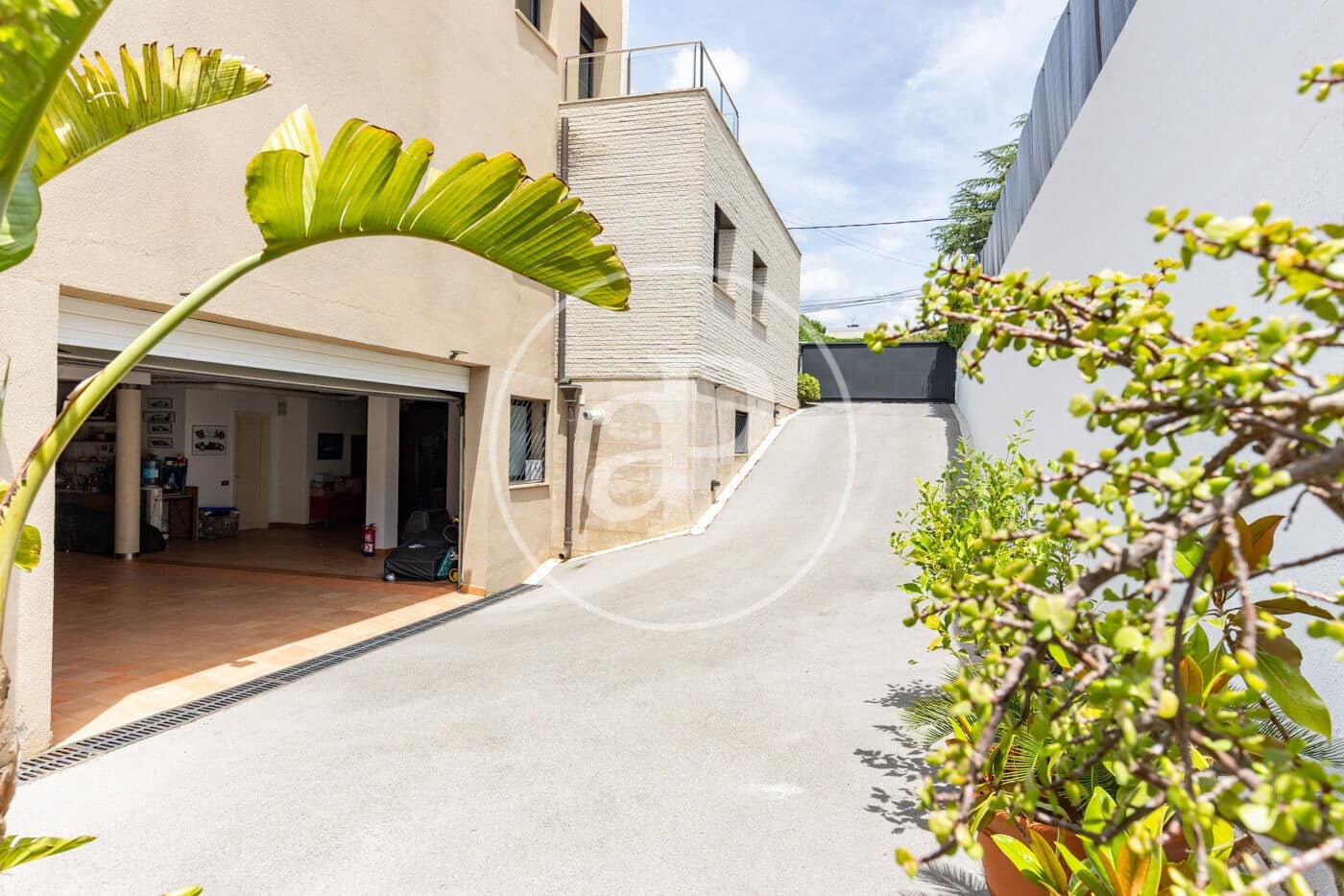 4 bedroom Villa for sale in Matadepera - € 970,000 (Ref: 9899650)
