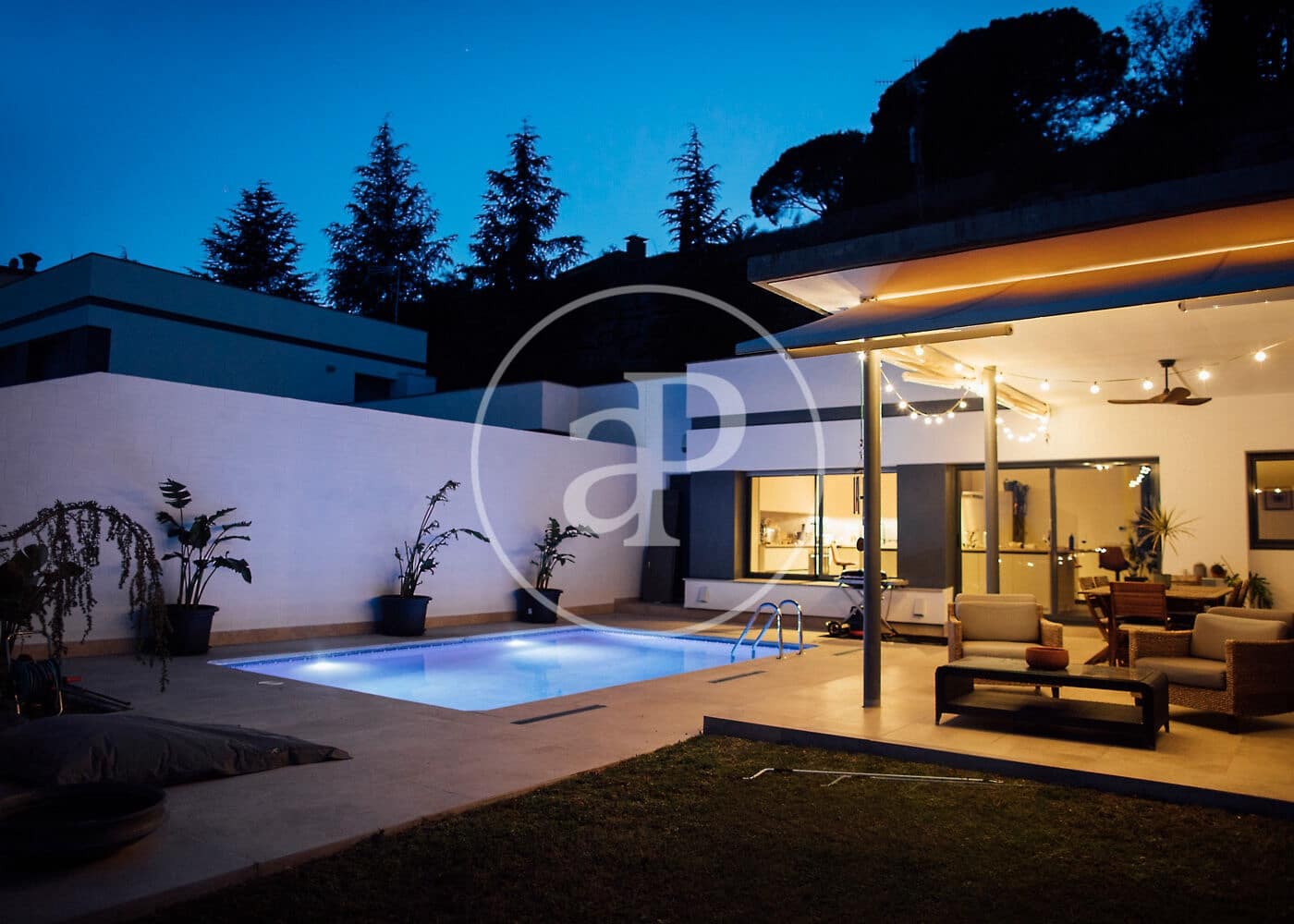 4 bedroom Villa for rent in Sant Vicenc de Montalt with pool - € 8,400 (Ref: 9899651)